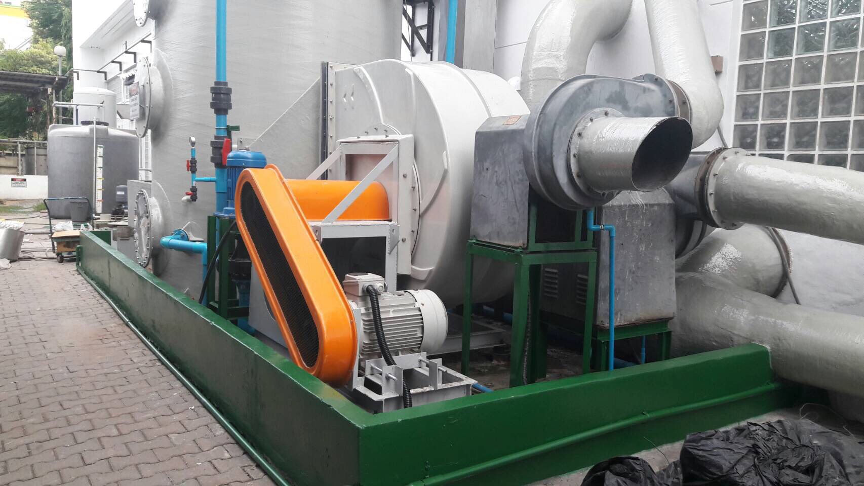 FRP Blower ติดตั้งในระบบบำบัดอากาศ